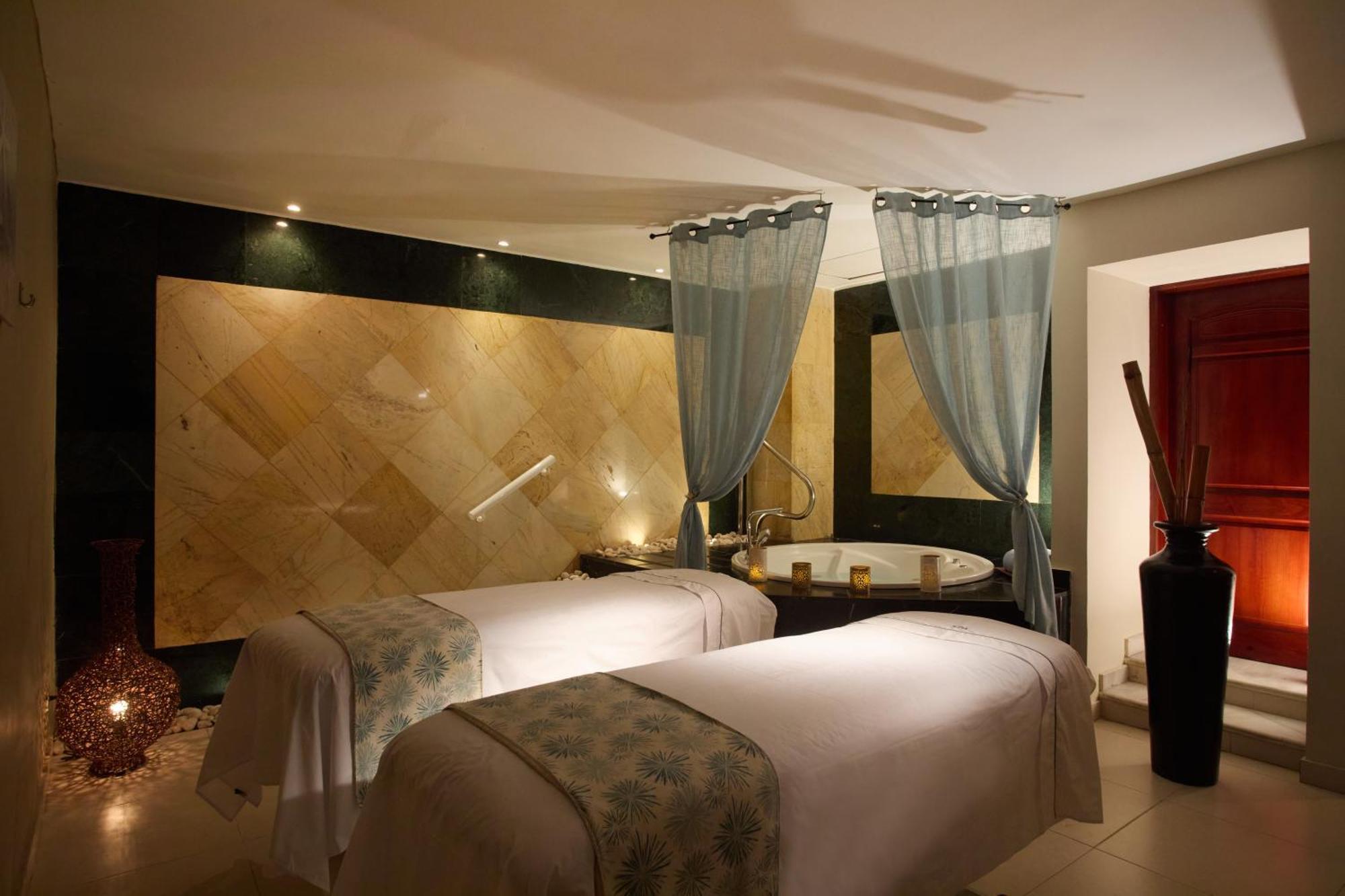 Bahia Principe Luxury Runaway Bay (Adults Only) エクステリア 写真