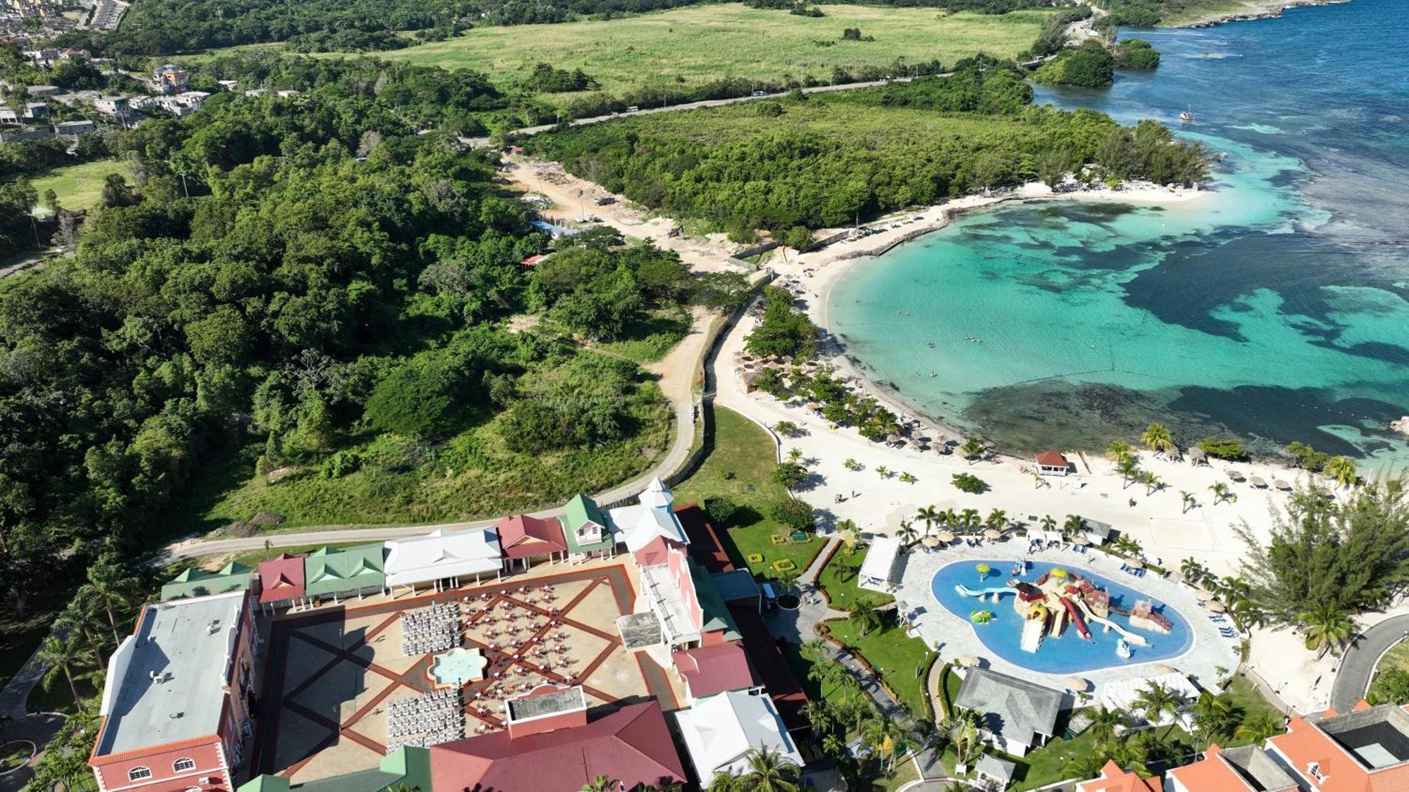 Bahia Principe Luxury Runaway Bay (Adults Only) エクステリア 写真